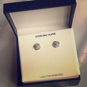 NEW ! Macy's Diamond Love Knot Stud Earrings